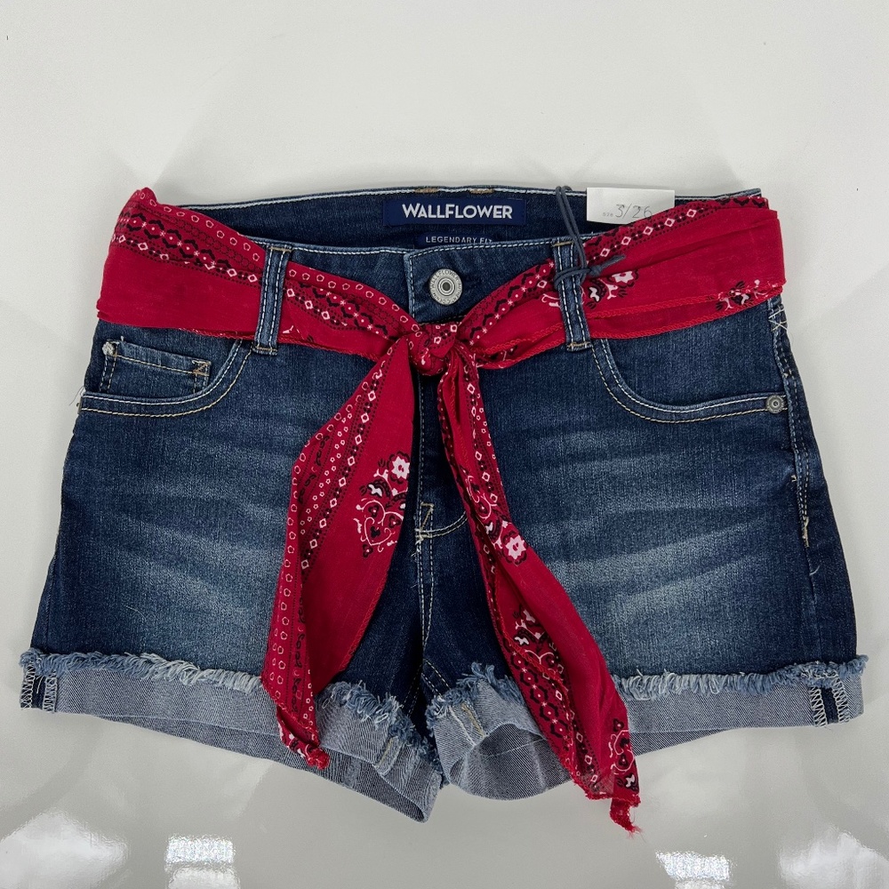 Blue Jean Shorts with Red Paisley Tie NWT Size 3/26